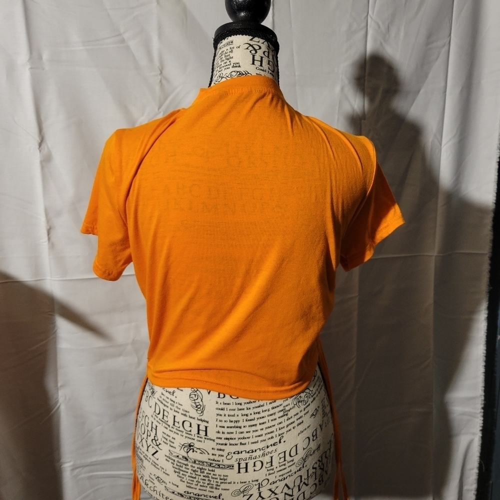 Shein Medium Crop Tee - Picture 3 of 6